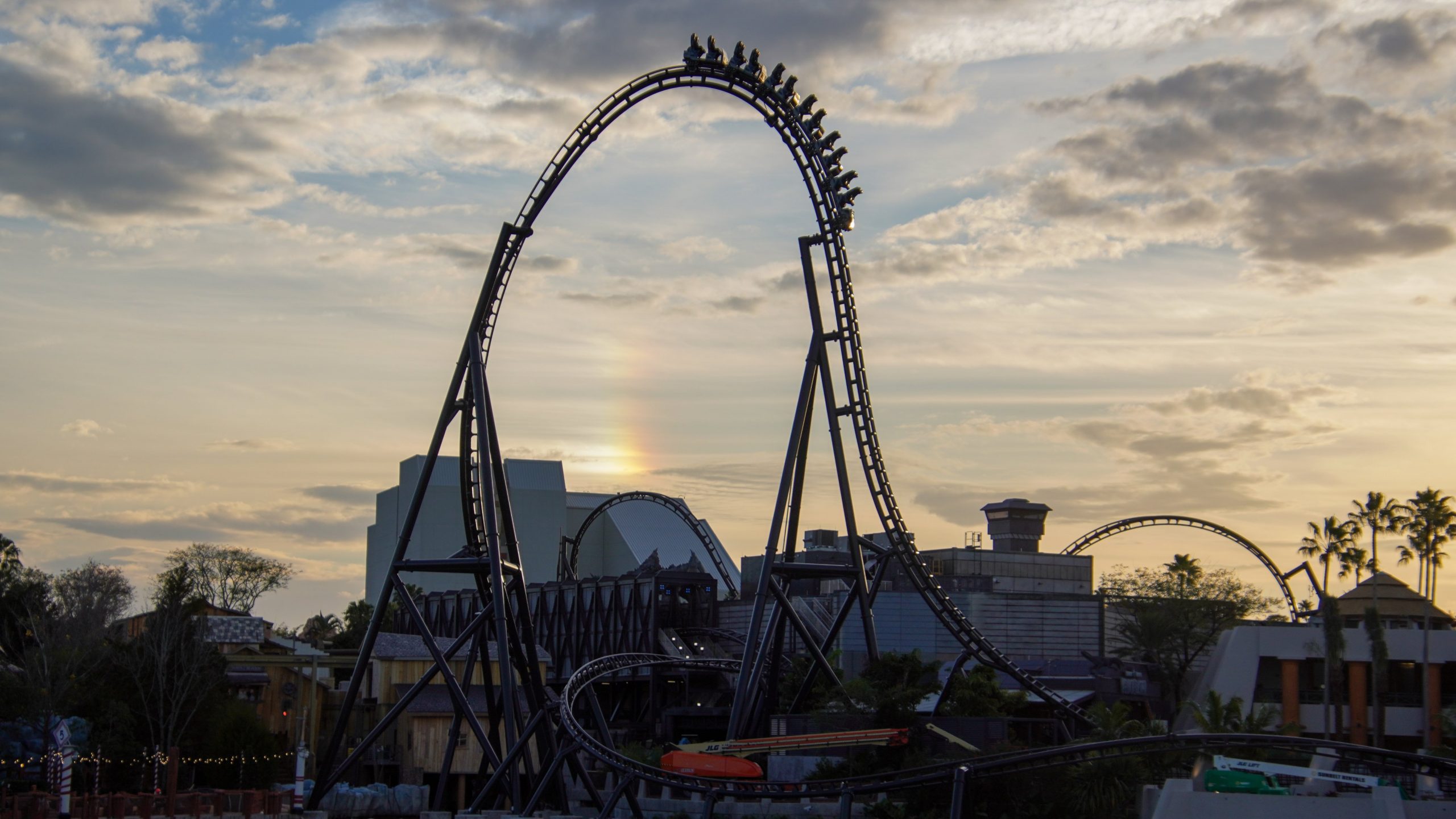 Universal's groundbreaking new roller coasters VelociCoaster & Hagrid's  Magical Creatures breathe new life into Orlando's Islands of Adventure -  The AU Review
