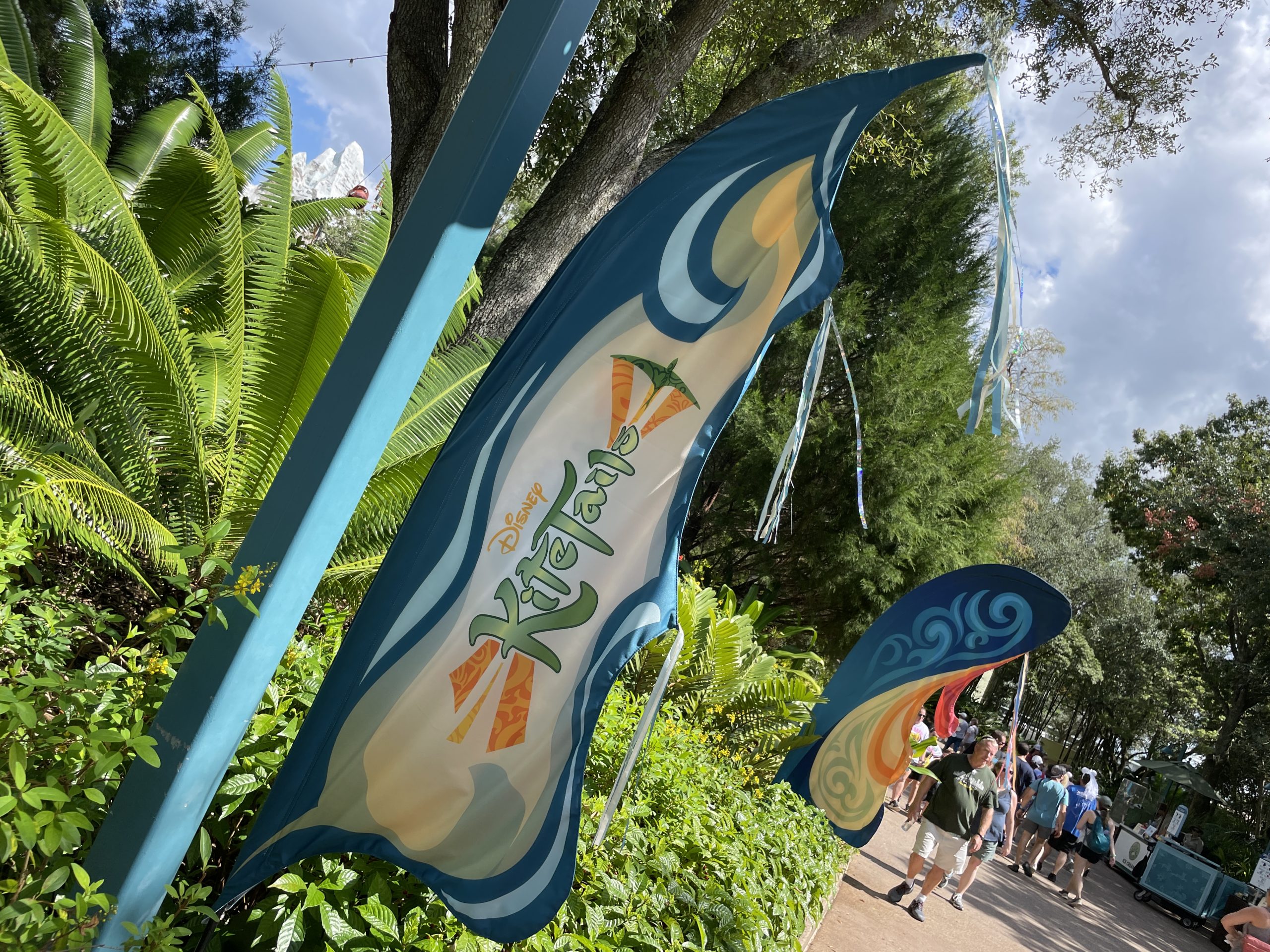 KiteTails at Animal Kingdom is a Delightfully Strange Little Show – Orlando  ParkStop